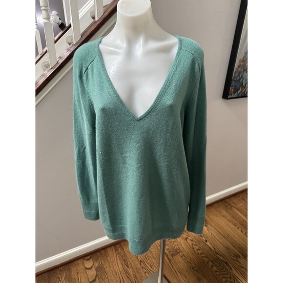 TAHARI Pure Luxe 100% 2 Ply Cashmere Green V Neck Sweater Size XL - Picture 1 of 4
